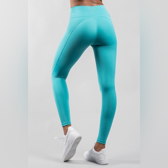 BNWT Buffbunny Luna Leggings- Bora Bora - Picture 2 of 11